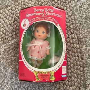 Berry Baby Strawberry Shortcake vintage Nwt
